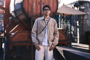 潮男出没！陆文博晒个人帅照：阳光正好